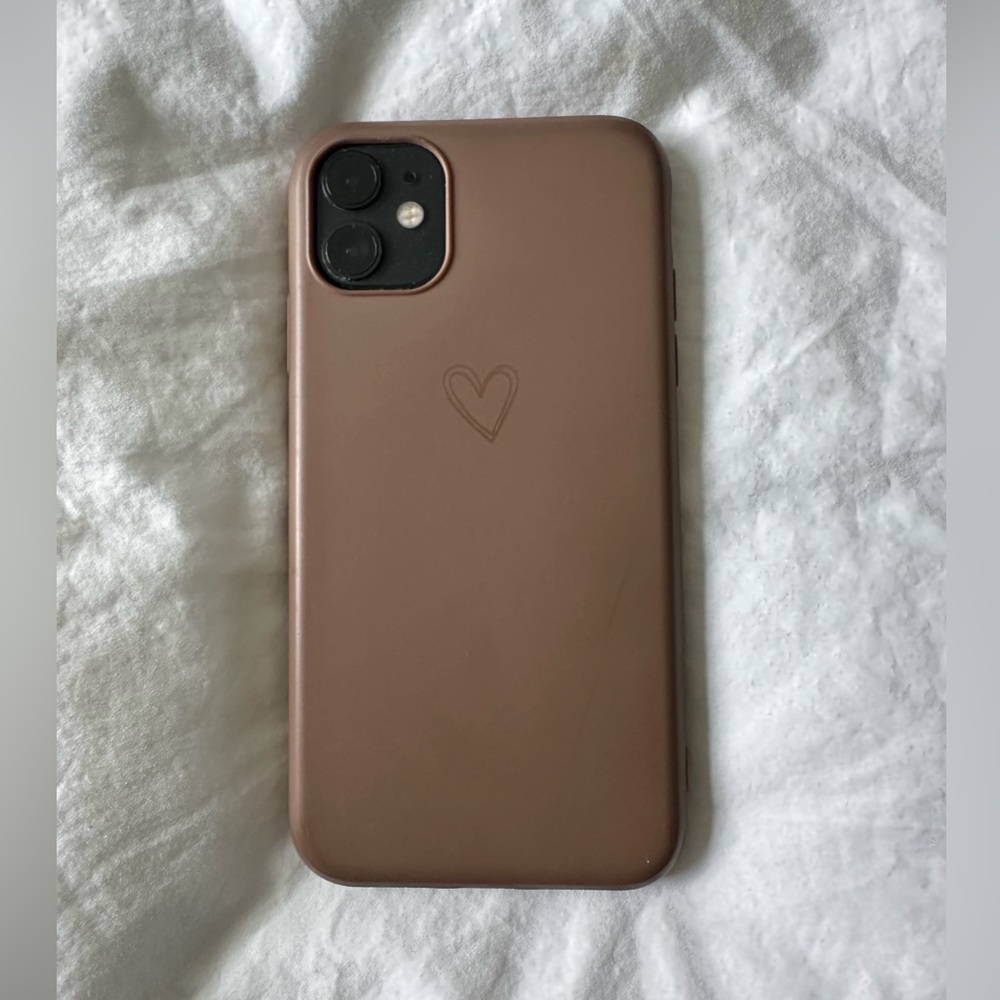 Brown heart phone case iPhone 11